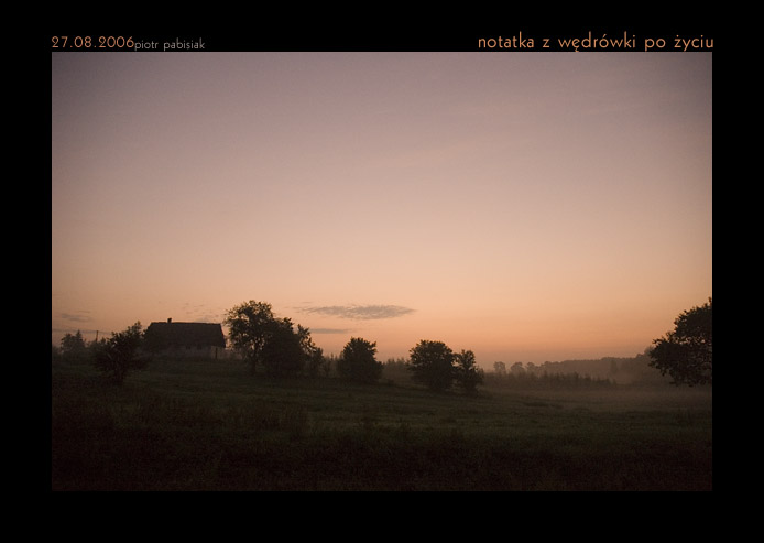 sierpień, 5:28, chłodny poranek