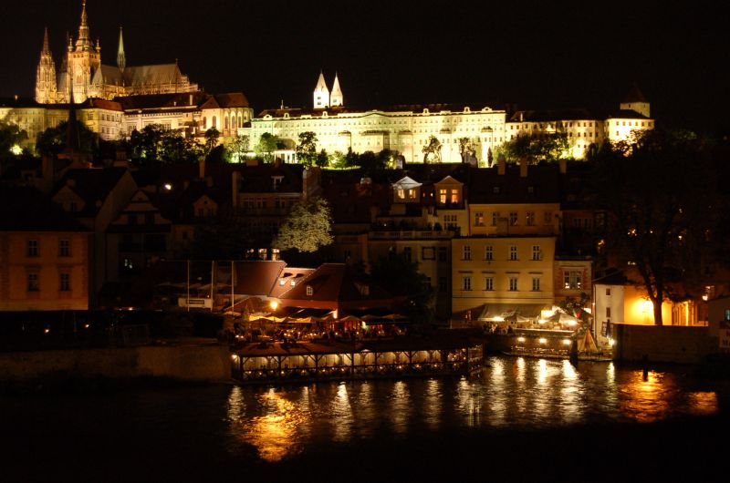 praga nocą