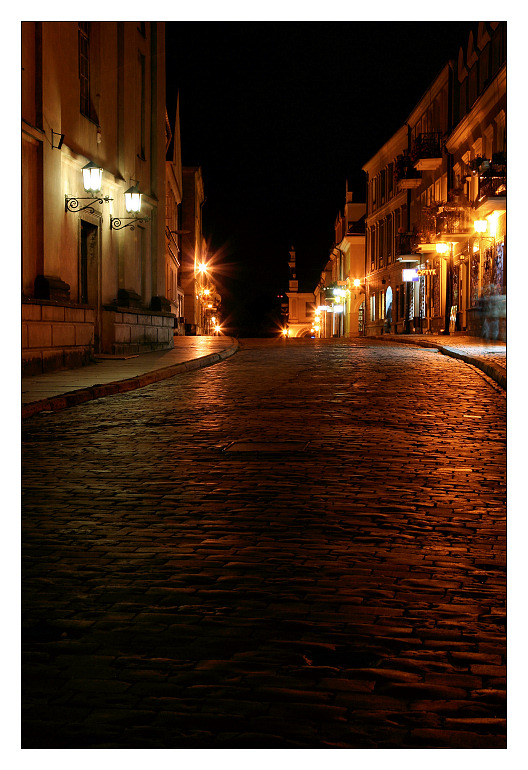 Sandomierz nocą - w drodze na rynek...