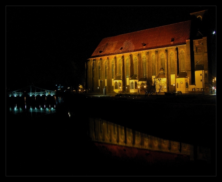 Wrocławski Ostrów Tumski nocą..