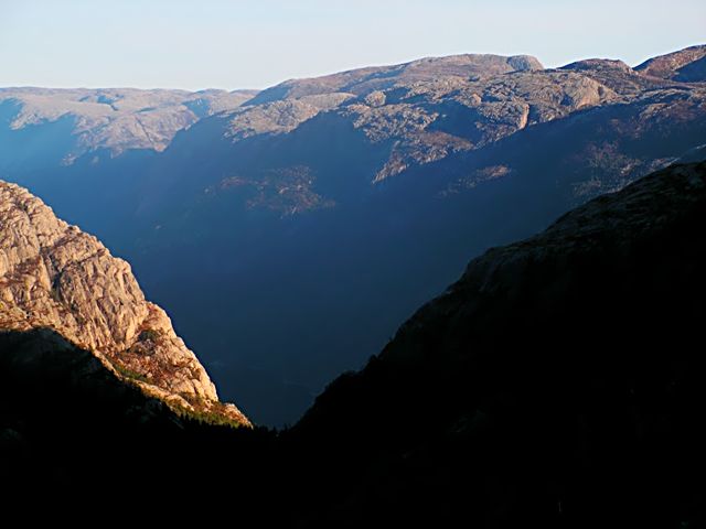 w drodze na Preikestolen