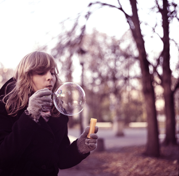 how to blow a bubble