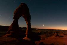 Delicate Arch w świetle Księżyca