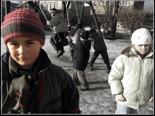 enfants dans le jardin