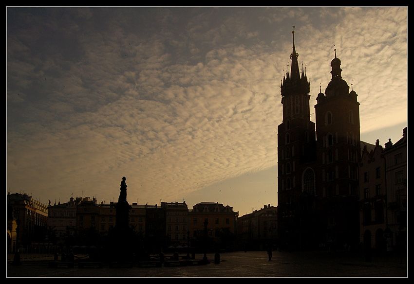 Rynek Krakowski o świcie