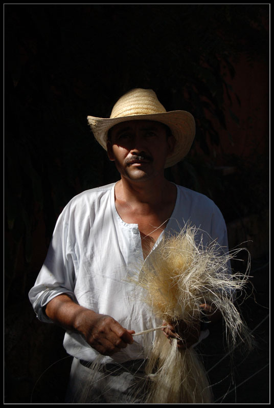 Portret z sizalem