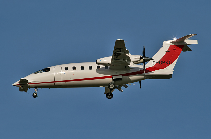 Piaggio P-180 Avanti II