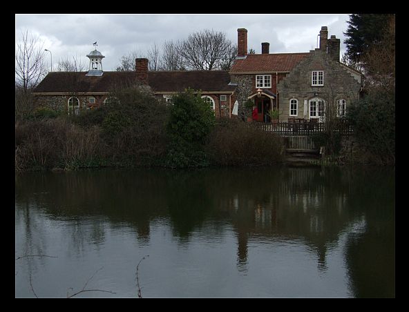 MORETON HALL PUB