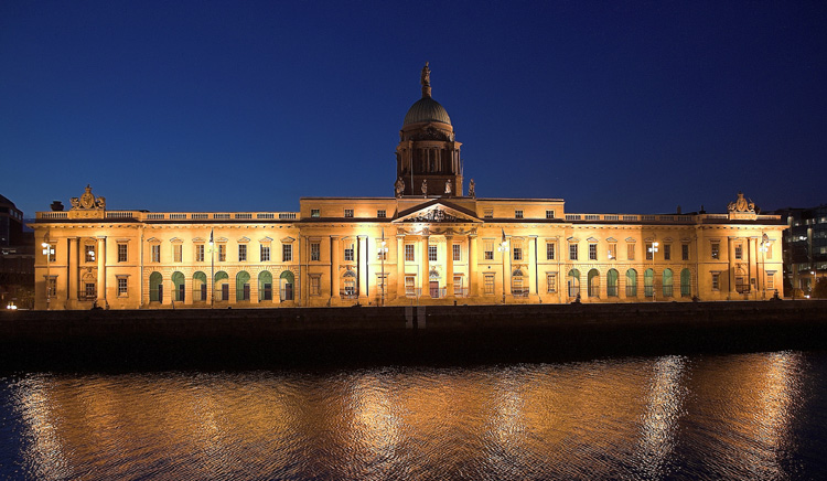 Dublin nocą-Custom House