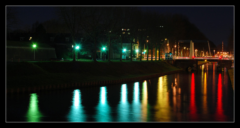 Holandia nocą