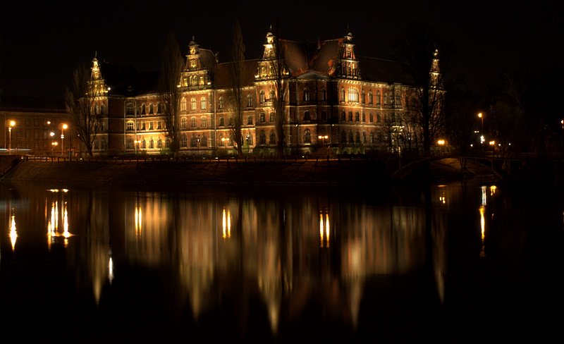 Muzeum nocą...