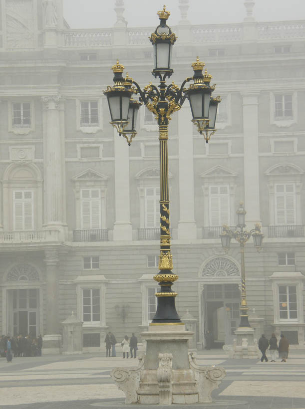 Madrid - dziediniec pałacu króleskiego