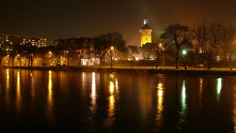 Kołobrzeg nocą