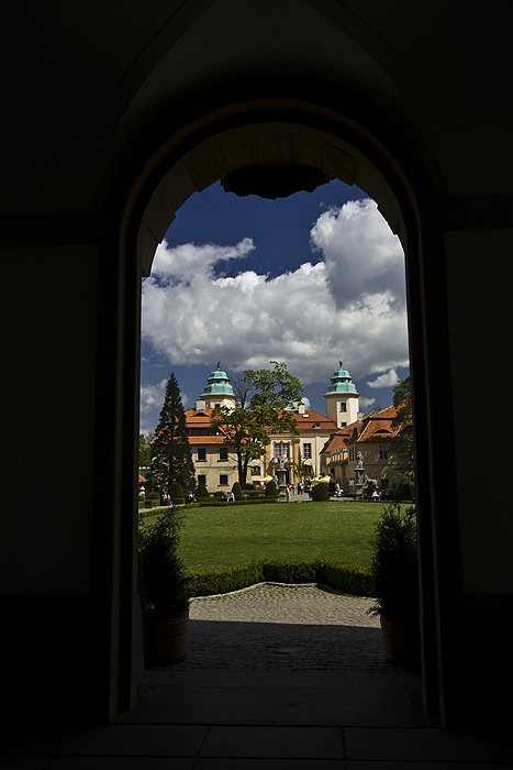 Zamek Ksiaz spod Łuku