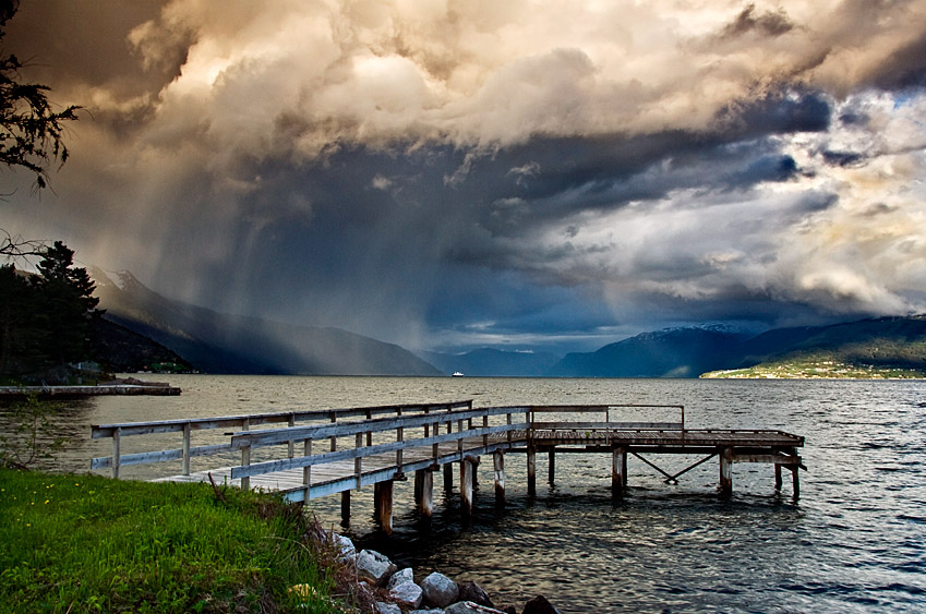 Sognefjord - idzie deszcz...