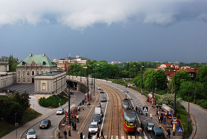 Warszawa przed burzą