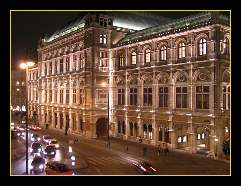 VIenna after working hours - Opera