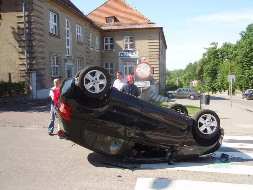 Prawie wjechał na Policję