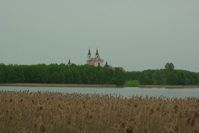 Chłodny, deszczowy dzień nad Wigrami