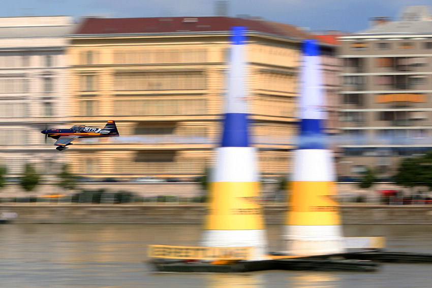 RED-BULL AIR RACE