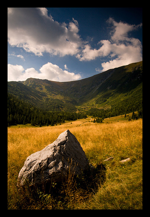 I wandering in mountains...