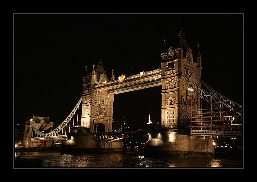 - Tower Bridge -