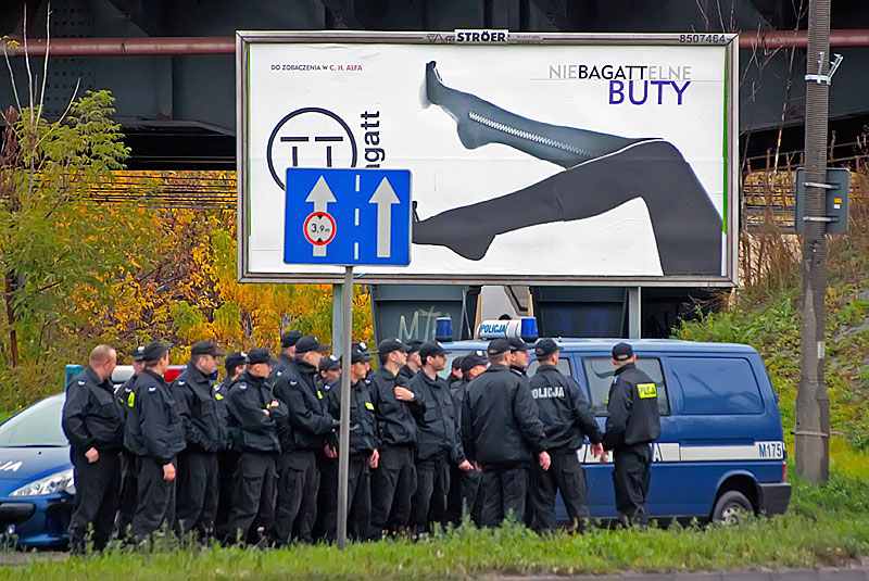 w poszukiwaniu terrorystów