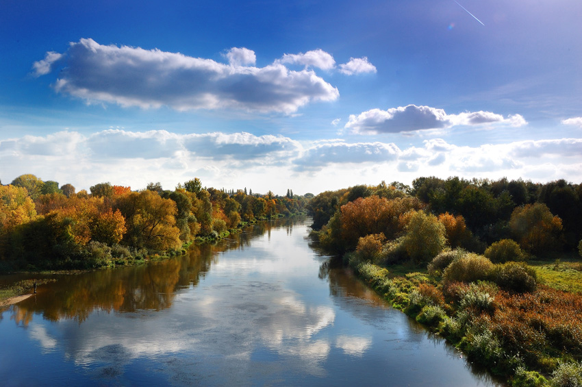 jesień nad rzeką