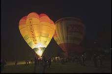 Balony nocą