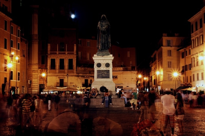 Mroczna historia placu Campo di Fiori.... Roma