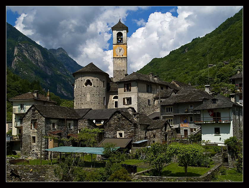 Szwajcaria , dolina Verzasca.