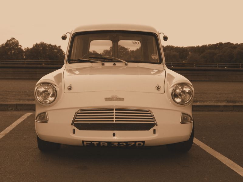 ford anglia - staruszek już