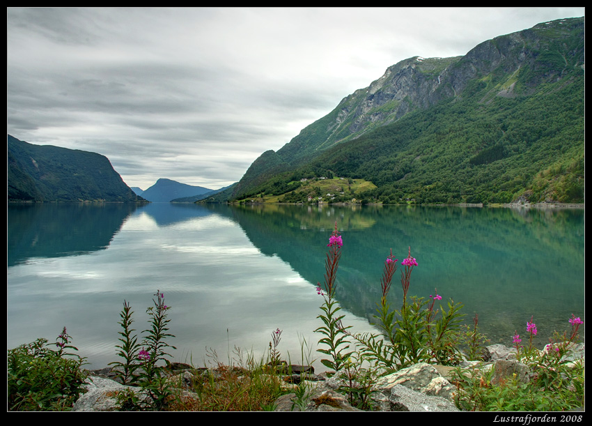 Norwegia, Lustrafjorden