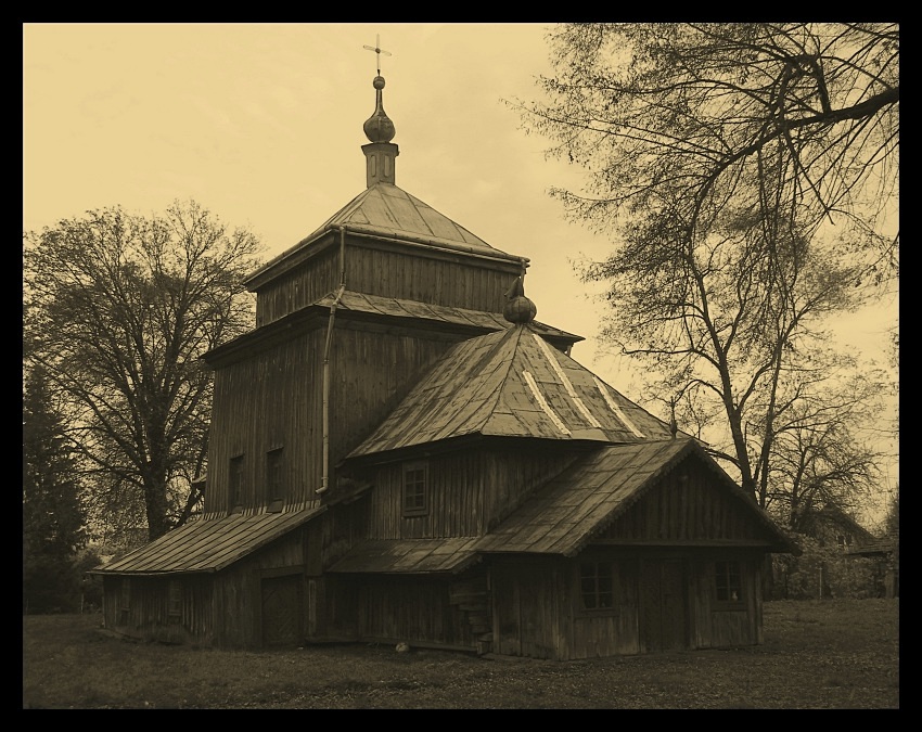 LEŻACHÓW (Dolina Sanu)