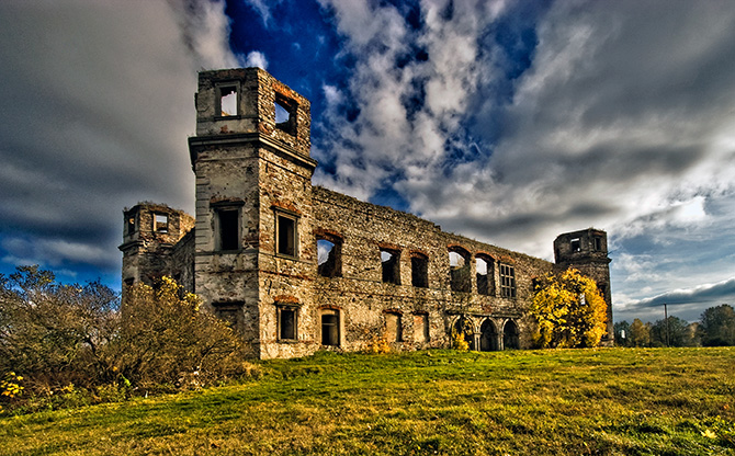 Podzamcze Piekuszowskie