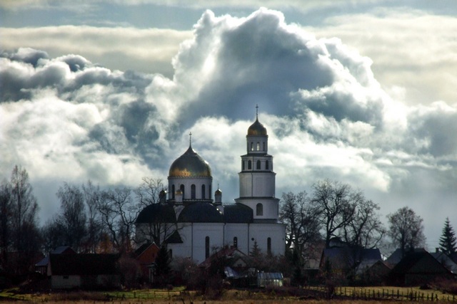 świątynia w chmurach