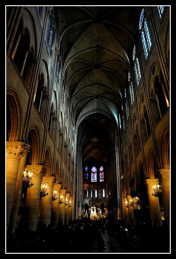 cisza Notre-Dame...