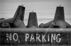 NO PARKING