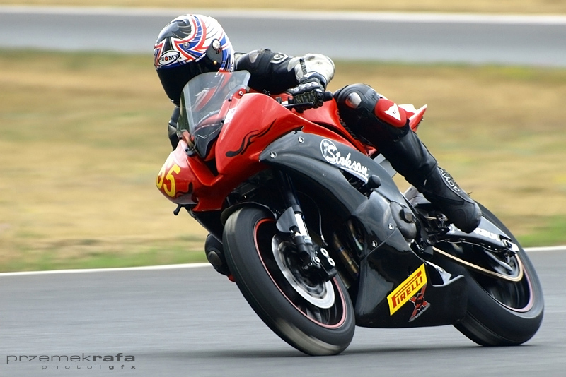 Superstock 1000 albo Superbike