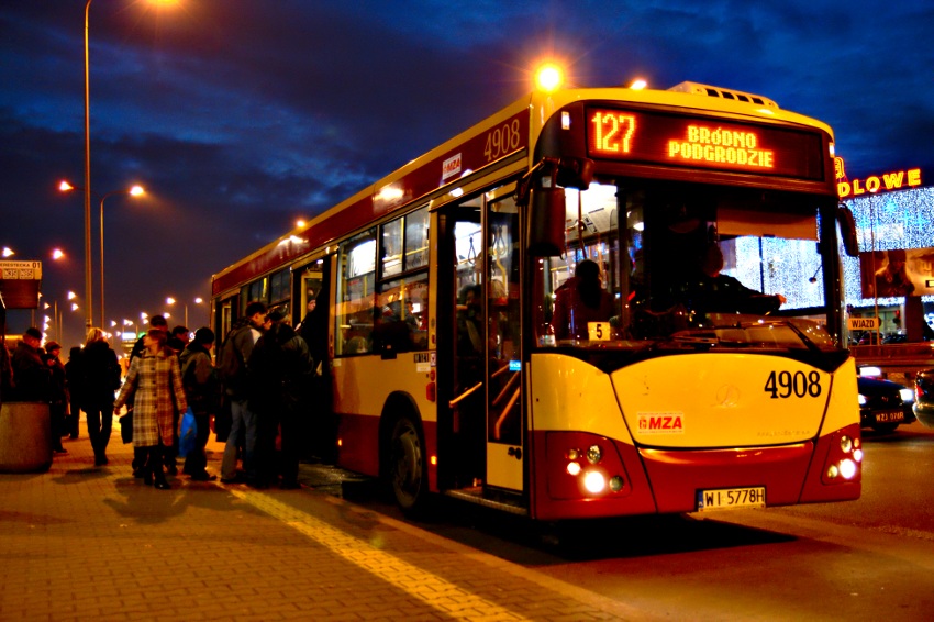 Autobus wieczotem wczesnym