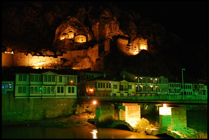 Amasya nocą