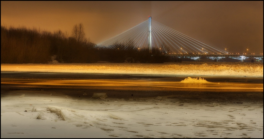 Most Świętokrzyski w Zimowej Scenerii