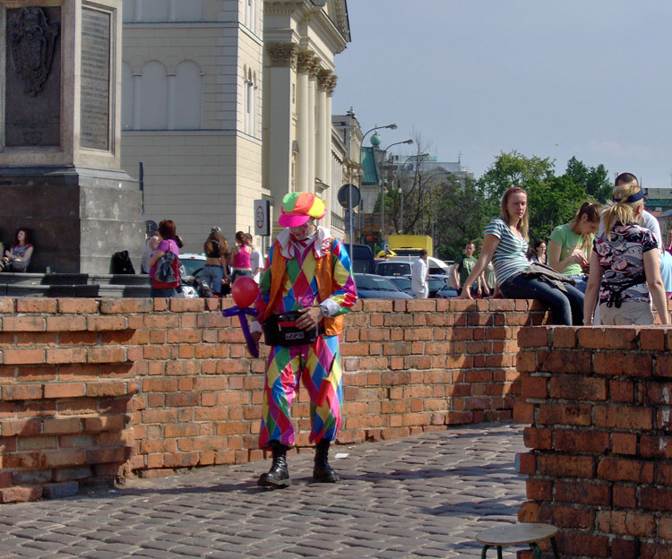 ze świata: clowni ze Starówki, scena 1