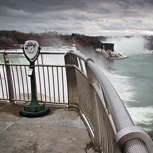 Niagara Falls & Wall-e