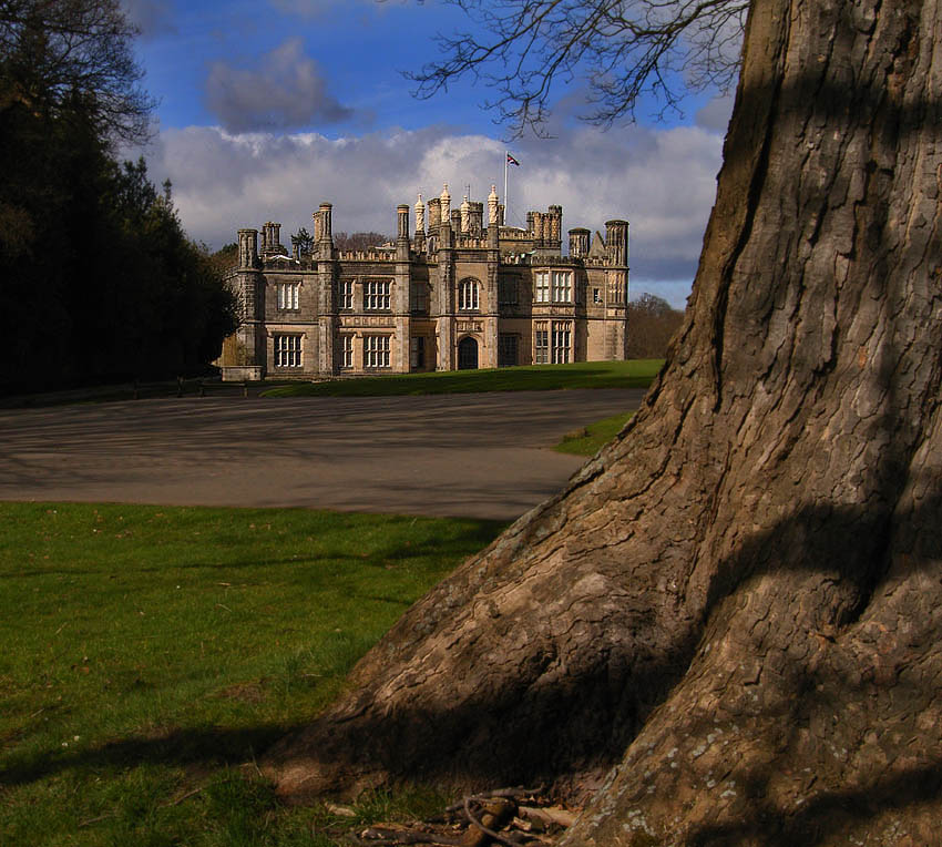 Dalmeny House