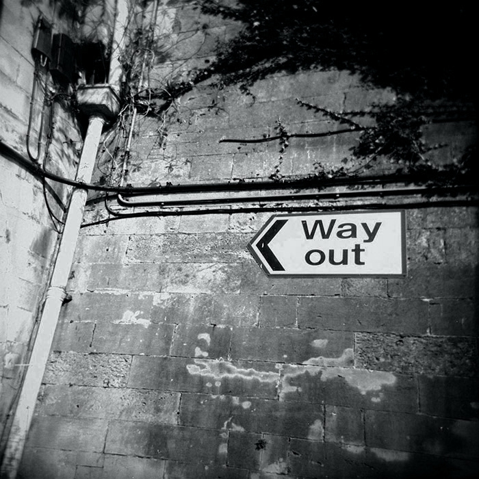 (no)way out.