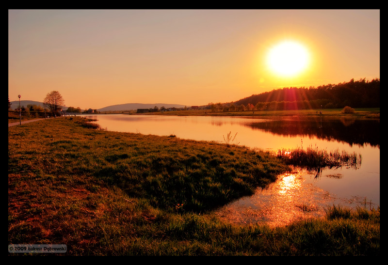 HDR zalew o zachodzie Słońca