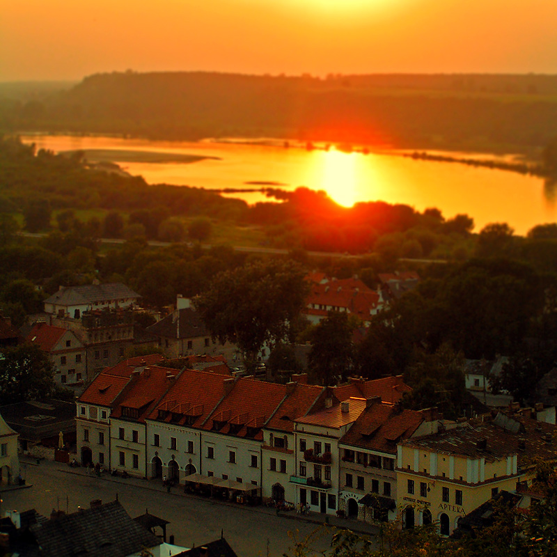 OSTATNI PROMIEŃ...