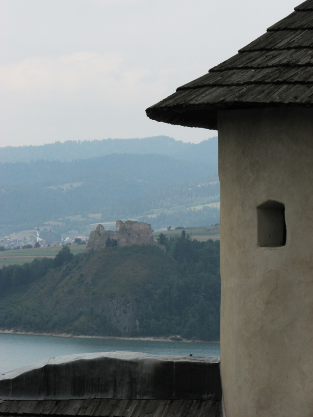 Z zamku Dunajec na zamek Czorsztyn