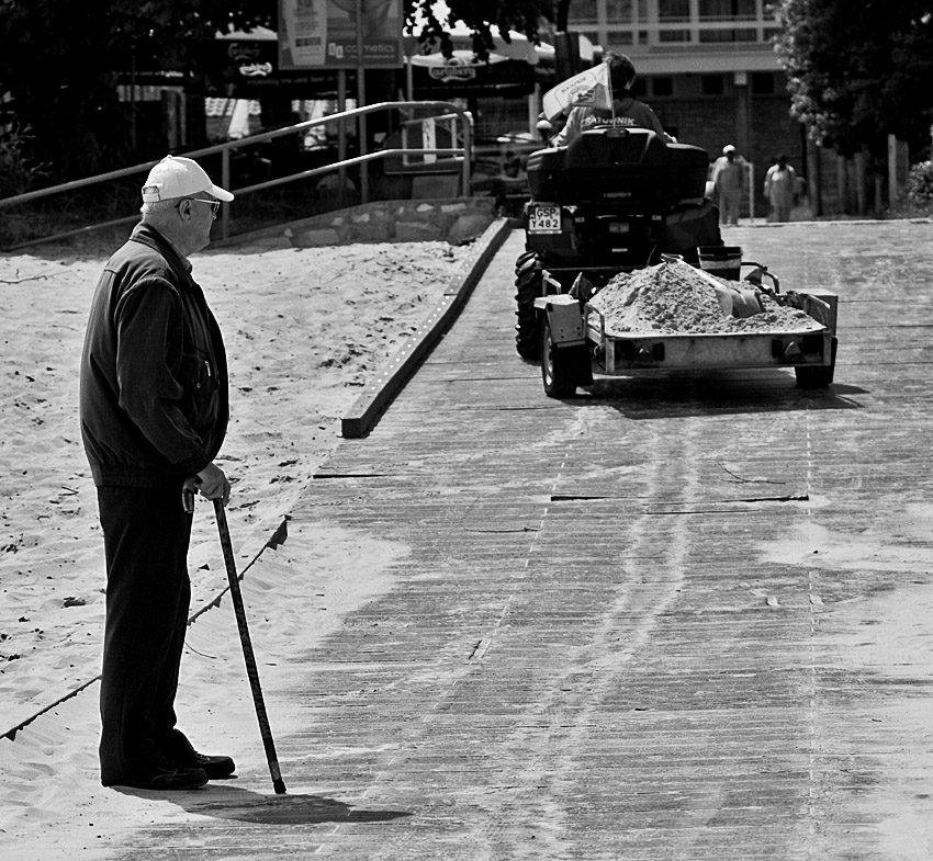 ..na tropie znikającego piasku plażowego ;0)